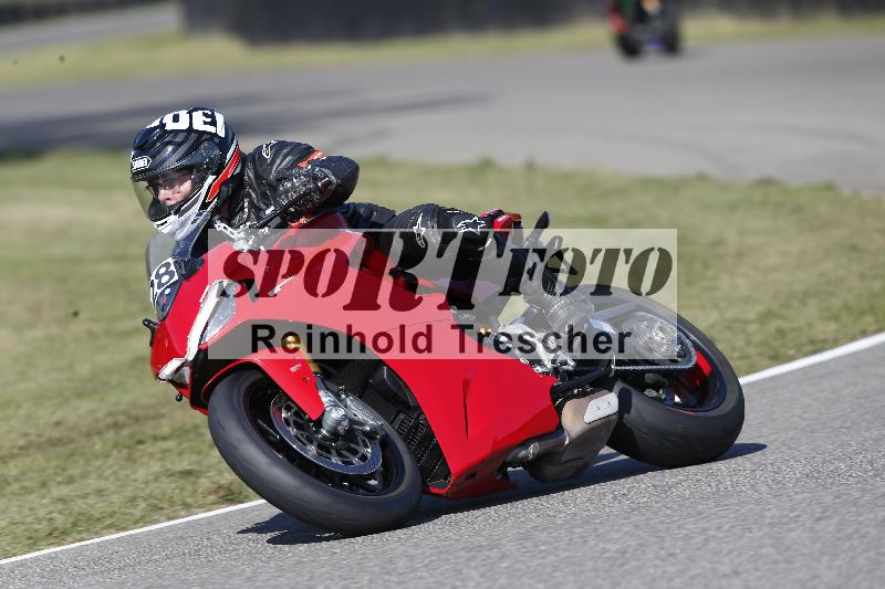 /Archiv-2025/49 26.08.2025 Cornu Master School ADR/blau-bleu/28